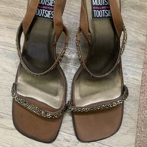 Mootsies tootsies square toe heel